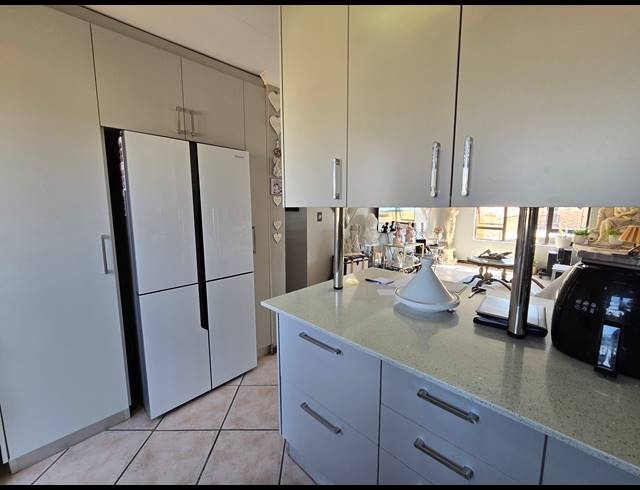 3 BEDROOM SECTIONAL TITLE FOR SALE IN SOUTH CREST